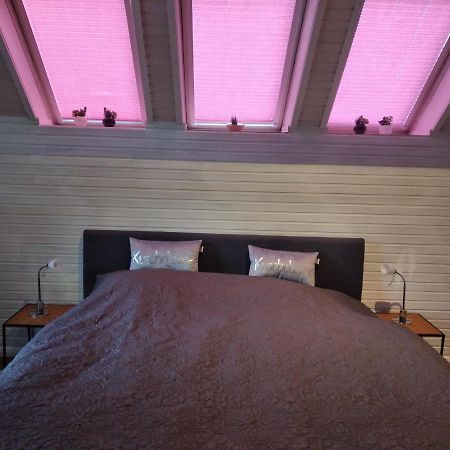 Ferienwohnung "Kunterbunt" Mit Burgblick Und Dachterrasse Моншау Екстериор снимка