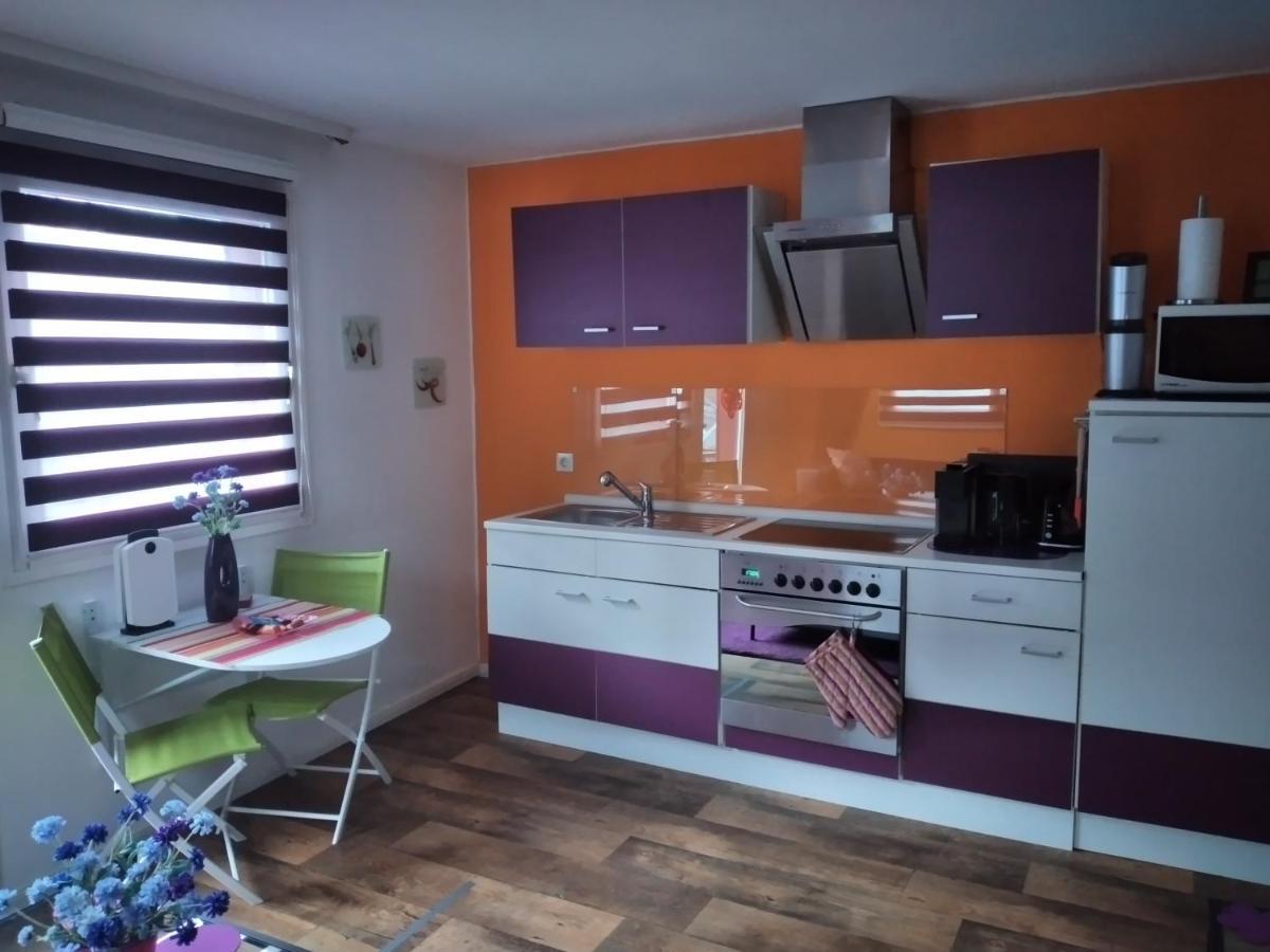 Ferienwohnung "Kunterbunt" Mit Burgblick Und Dachterrasse Моншау Екстериор снимка
