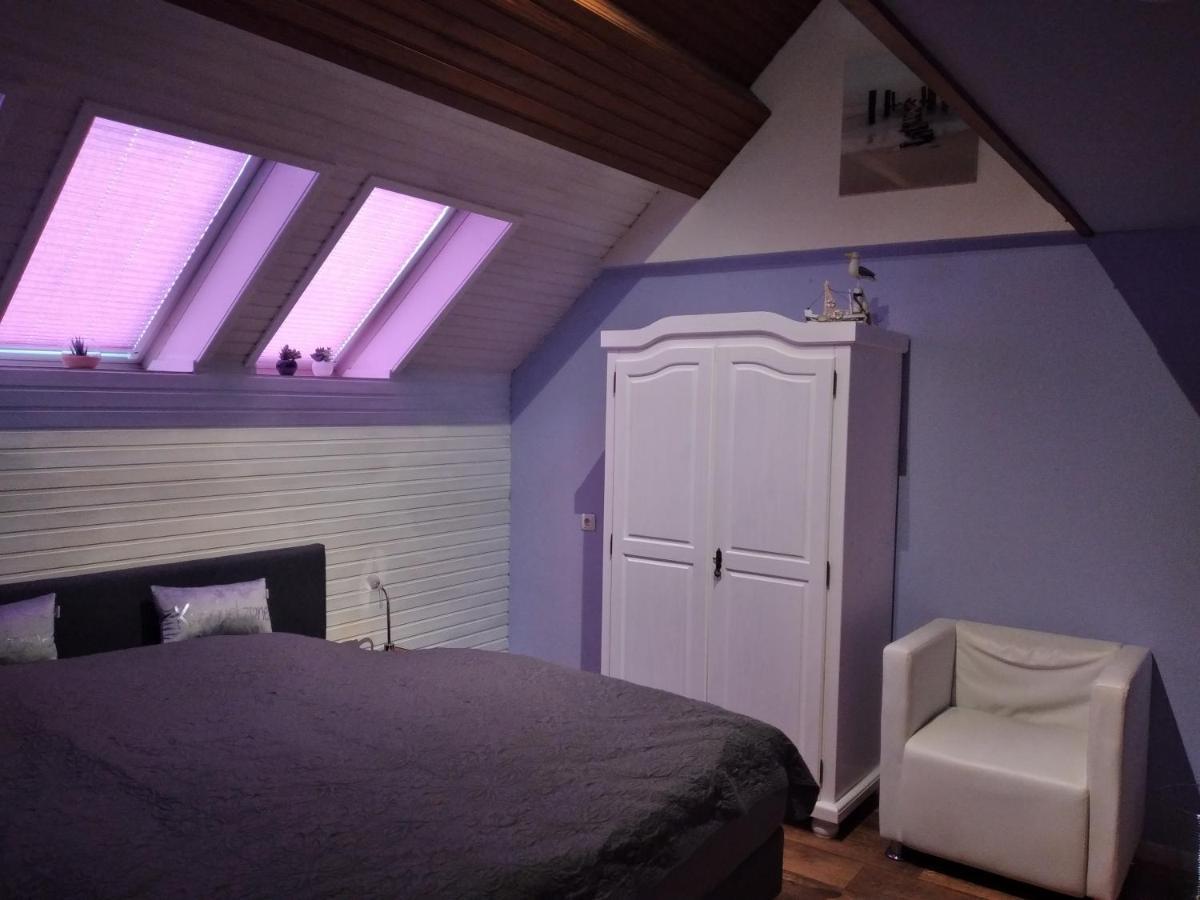 Ferienwohnung "Kunterbunt" Mit Burgblick Und Dachterrasse Моншау Екстериор снимка