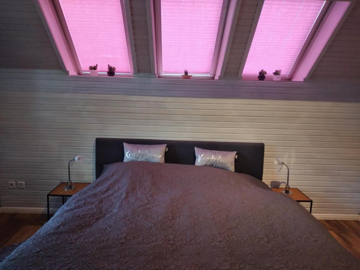 Ferienwohnung "Kunterbunt" Mit Burgblick Und Dachterrasse Моншау Екстериор снимка