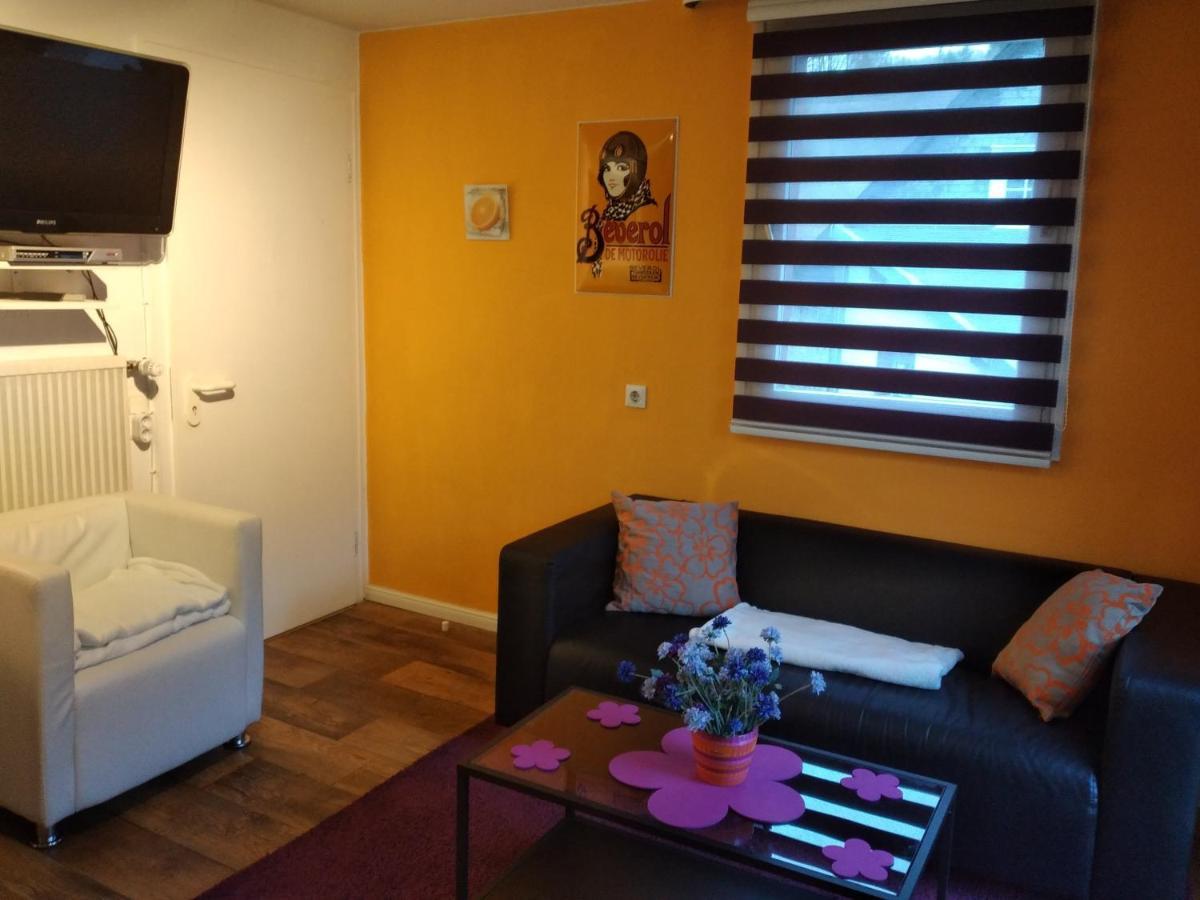 Ferienwohnung "Kunterbunt" Mit Burgblick Und Dachterrasse Моншау Екстериор снимка