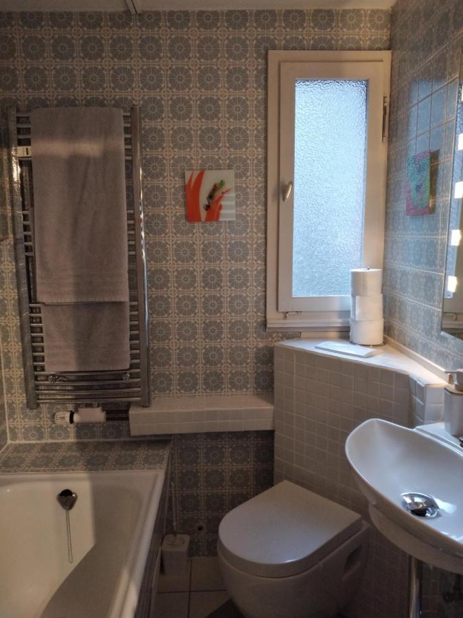 Ferienwohnung "Kunterbunt" Mit Burgblick Und Dachterrasse Моншау Екстериор снимка