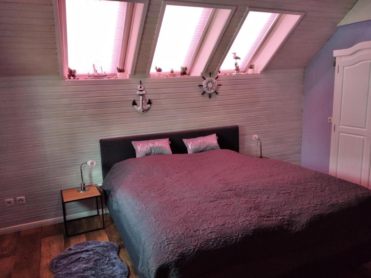 Ferienwohnung "Kunterbunt" Mit Burgblick Und Dachterrasse Моншау Екстериор снимка
